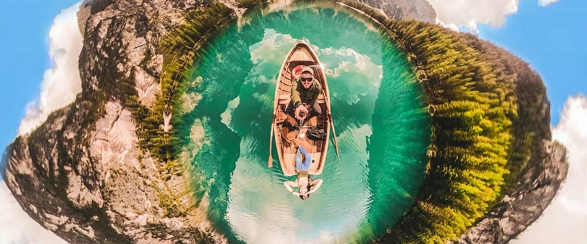 Новогодние наборы в подарок: оригинальные варианты от Insta360